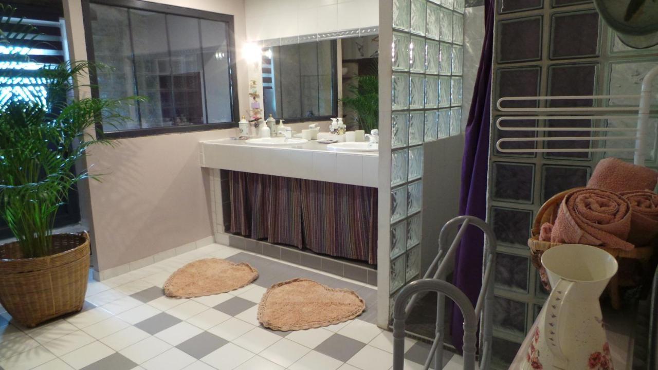 Monprimblanc Chambre D'Hotes Le Paon Blanc المظهر الخارجي الصورة